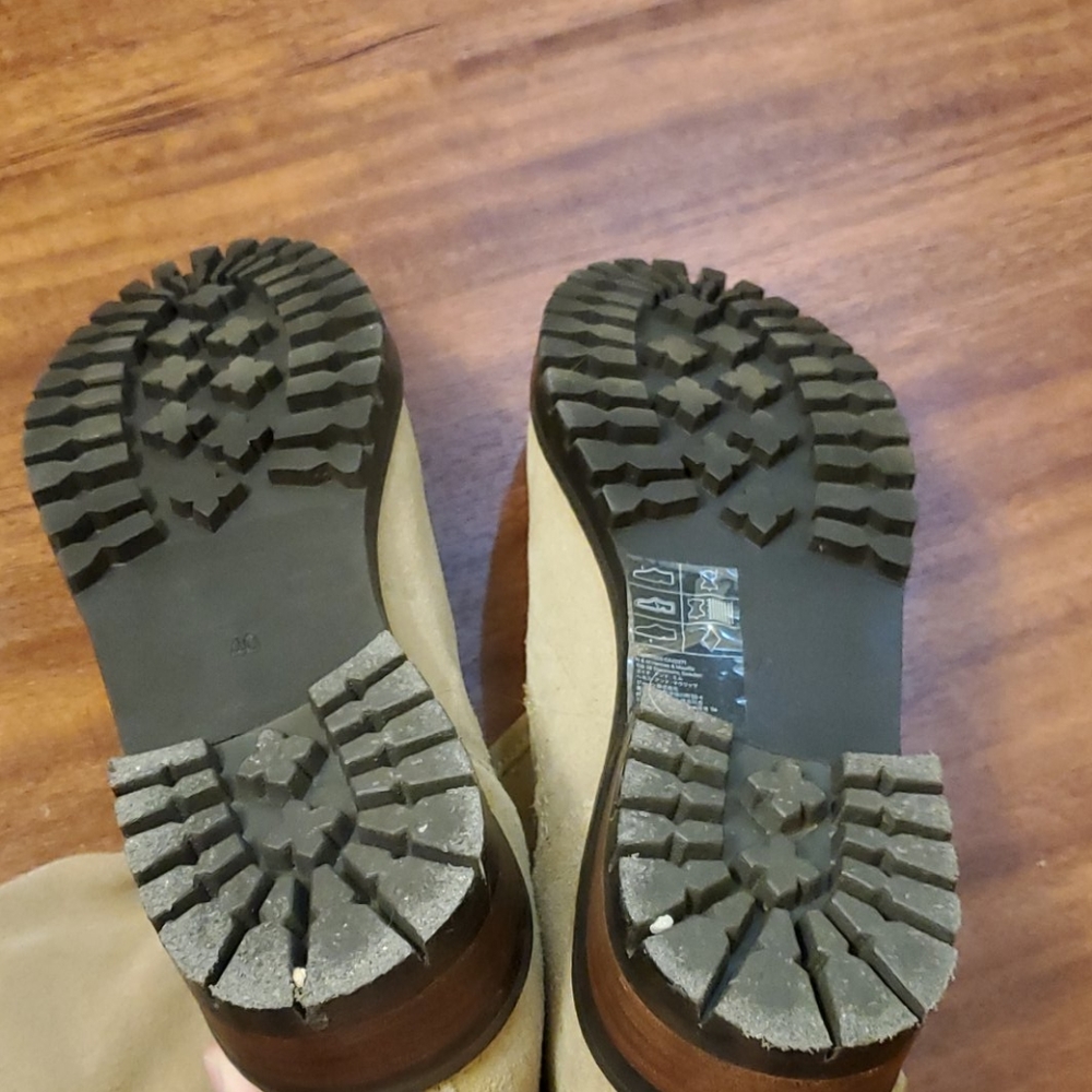 Tan booties - Picture 3 of 3